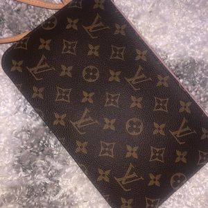 Louis Vuitton Neverfull MM Pochette